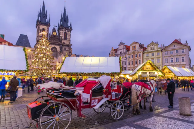 Christmas Market & Old Town Prague livestream tour